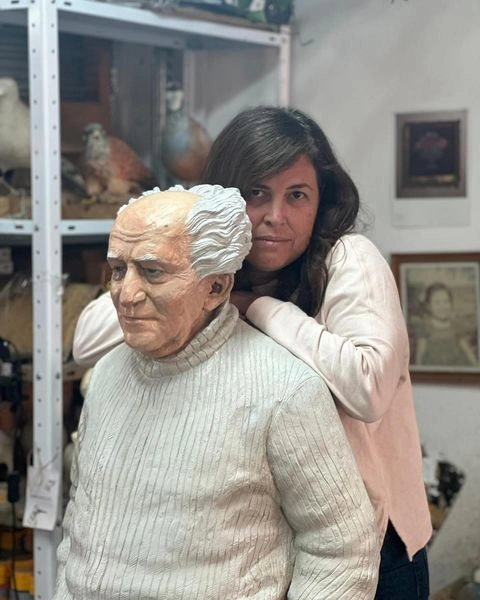 Ben-Gurion, Slippers & Pigeons: A New Statue Unveiled in Tel Aviv Old North