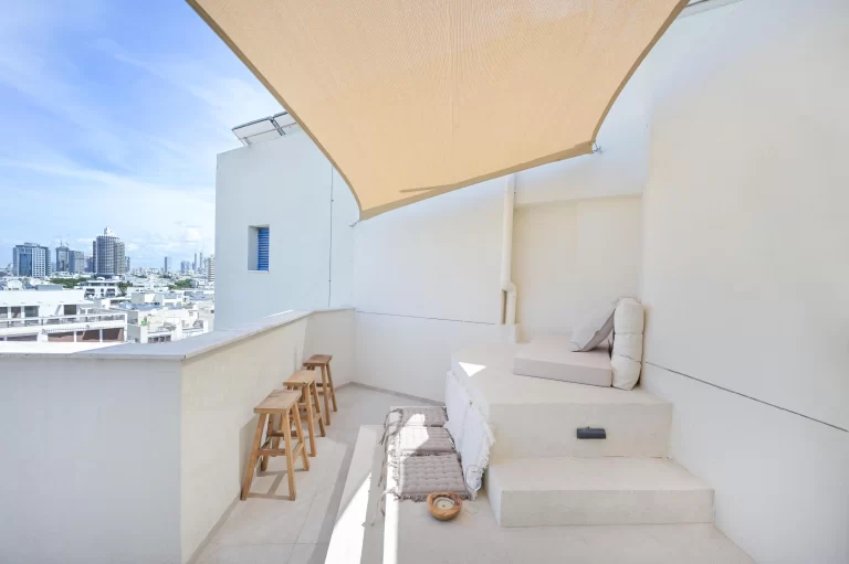 Tel Aviv Penthouse for Rent - Sunbathing